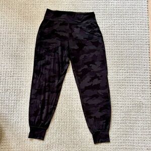 lululemon women’s joggers, size 10